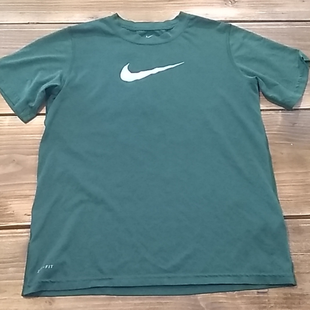 Nike (L) Hunter Green Tshirt